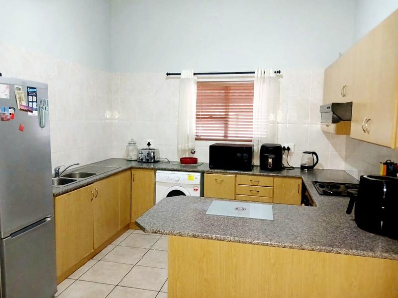 3 Bedroom Property for Sale in Eikenbosch Western Cape